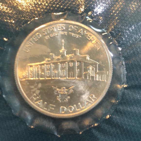 1982-D George Washington Silver Half Dollar - Picture 3 of 8